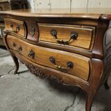 Style chest of drawers