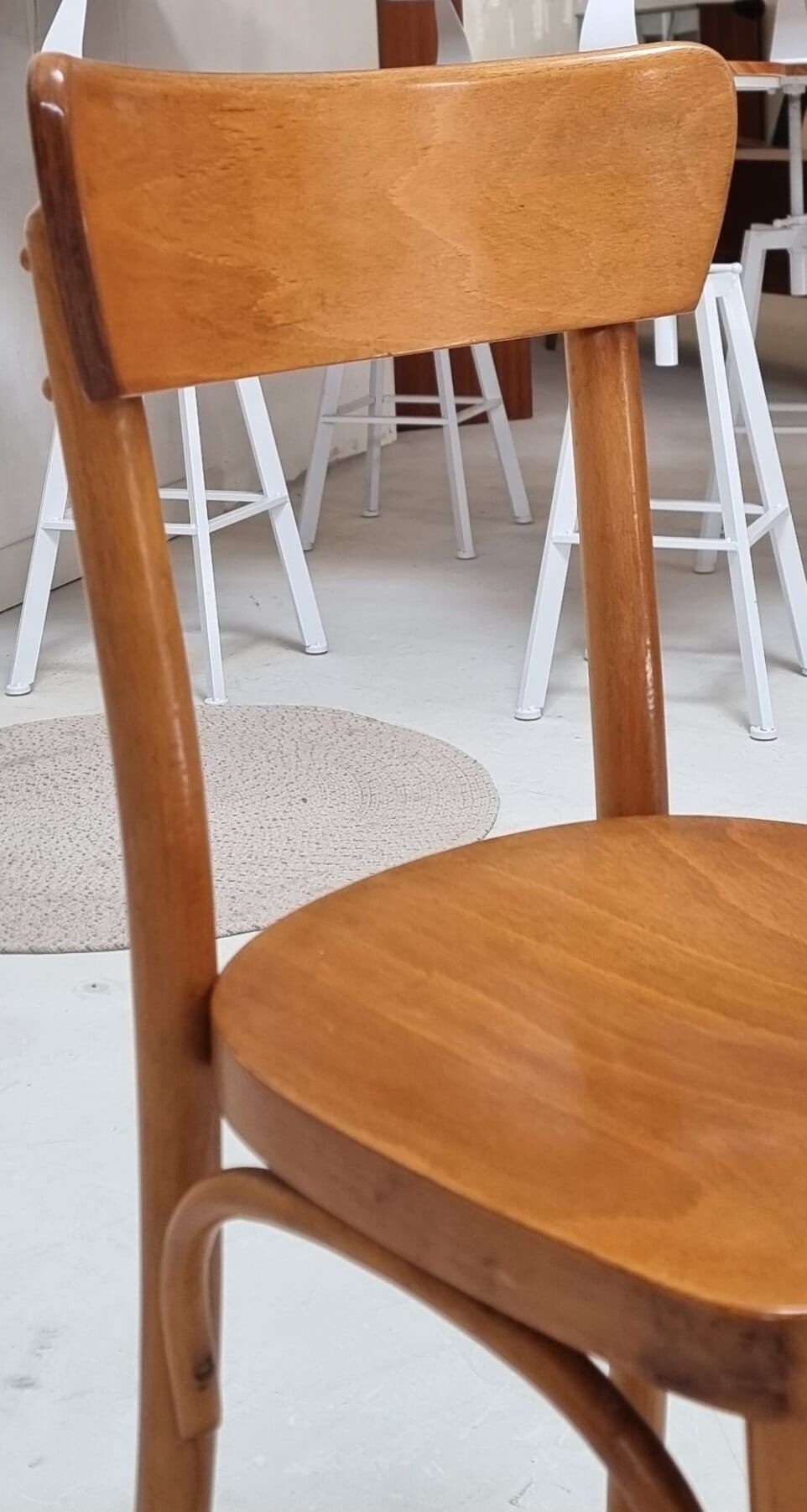 Chaises bistrot, milieu XXème