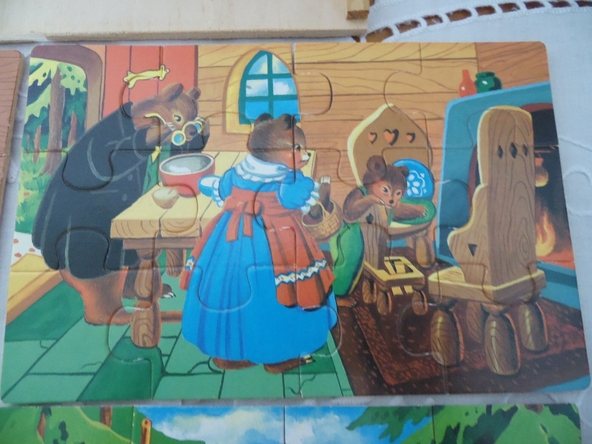 Box of 4 wooden puzzles boucle d'or