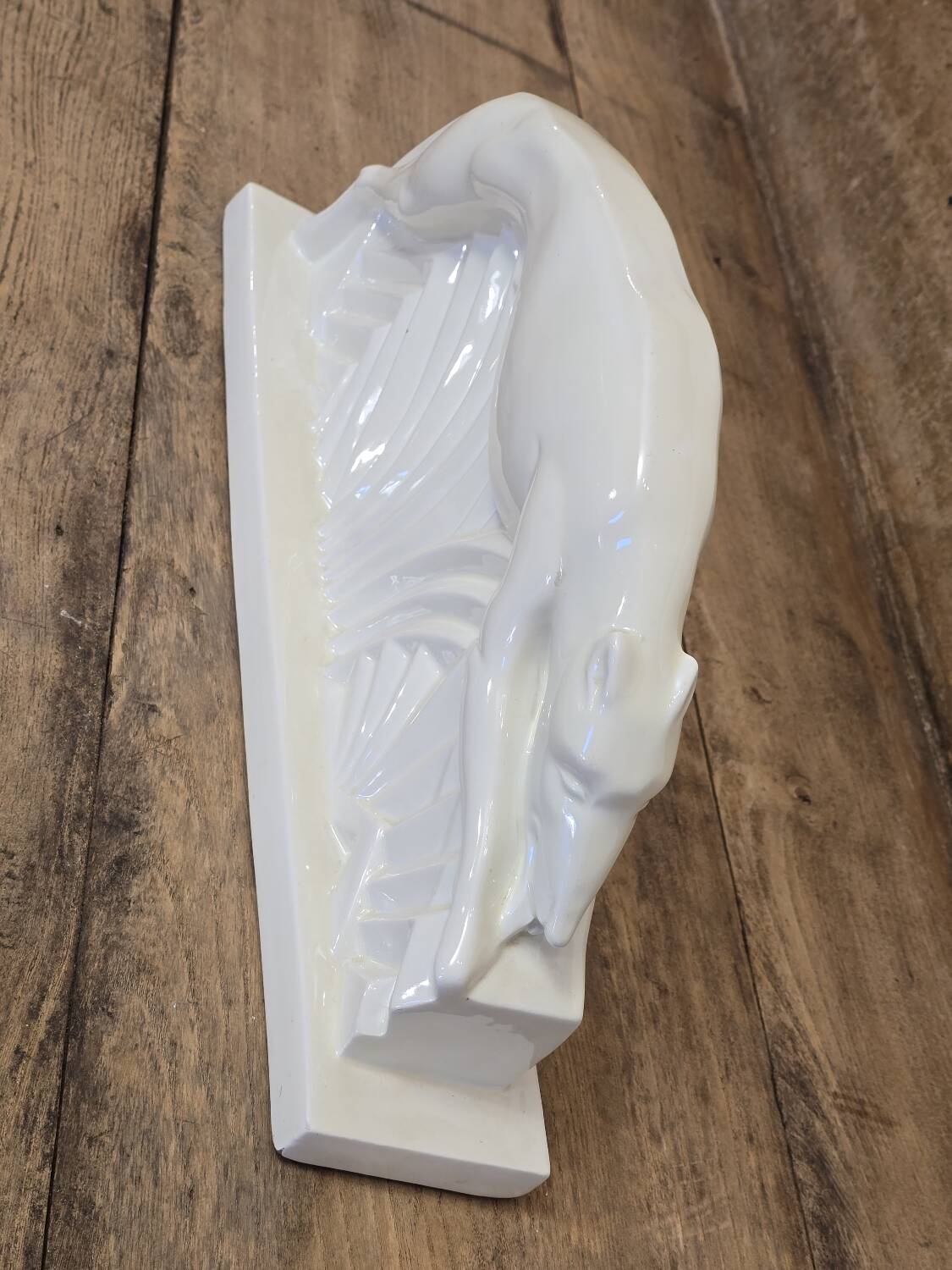 Sculpture en faïence émaillée blanche "lévrier en course" Abel René-Philippe