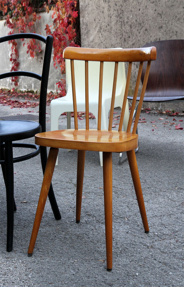 Series of 8 mismatched chairs