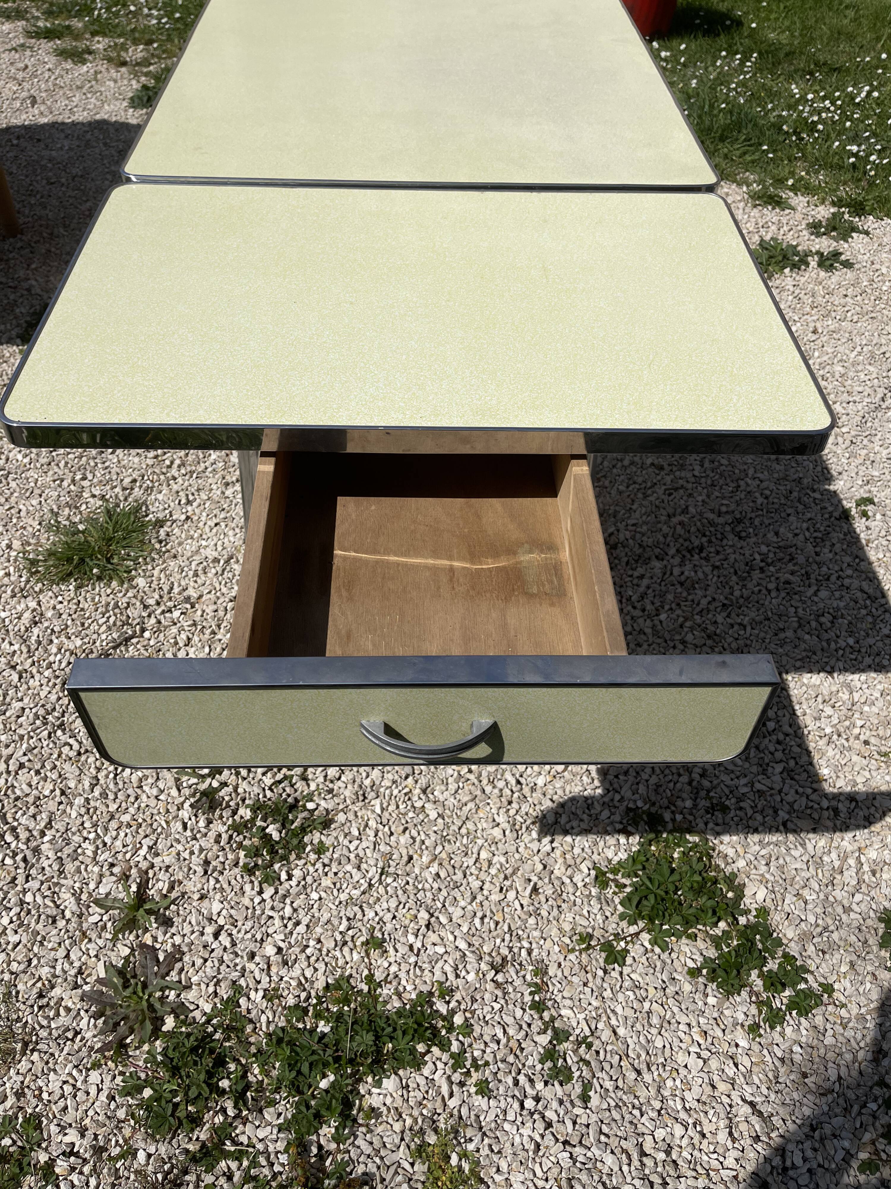 Formica table