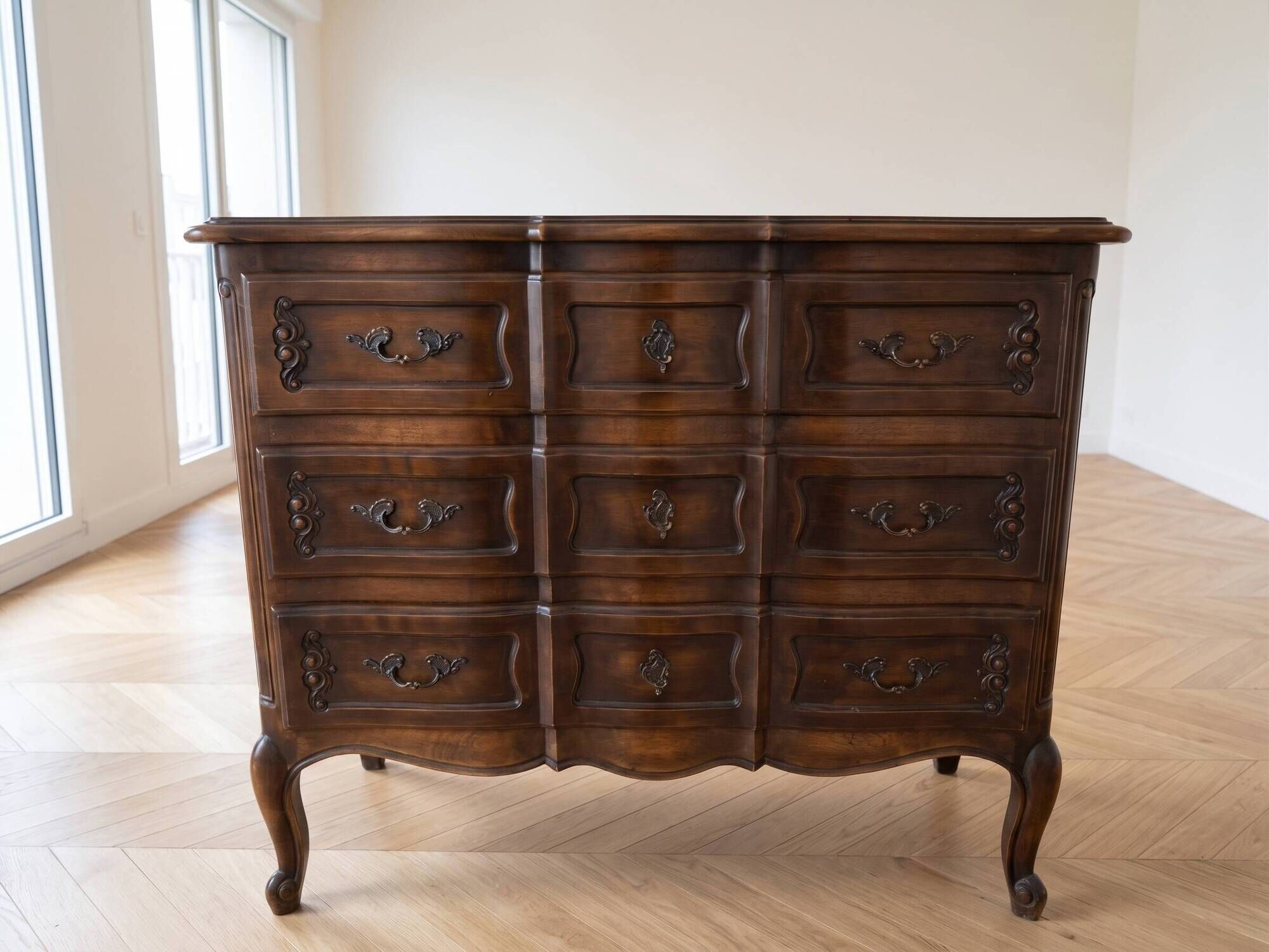 Louis XV arbalète style commode with 3 wooden drawers