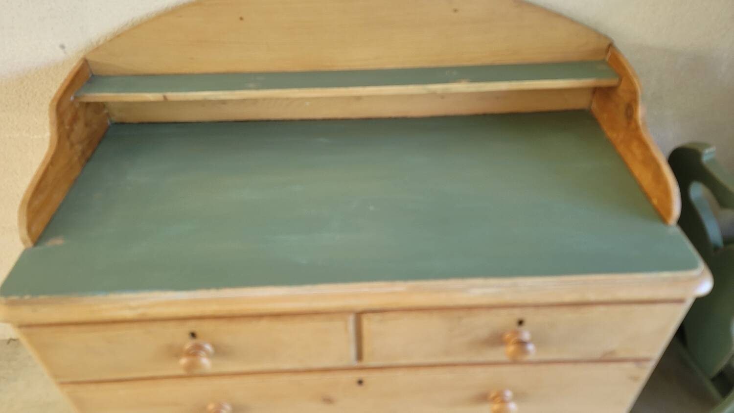 Old Pichpin chest of drawers