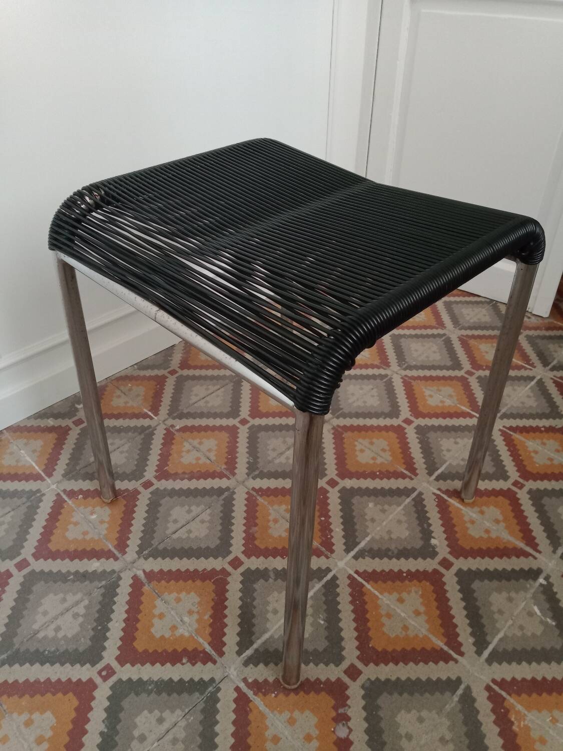 Scoubidou stool