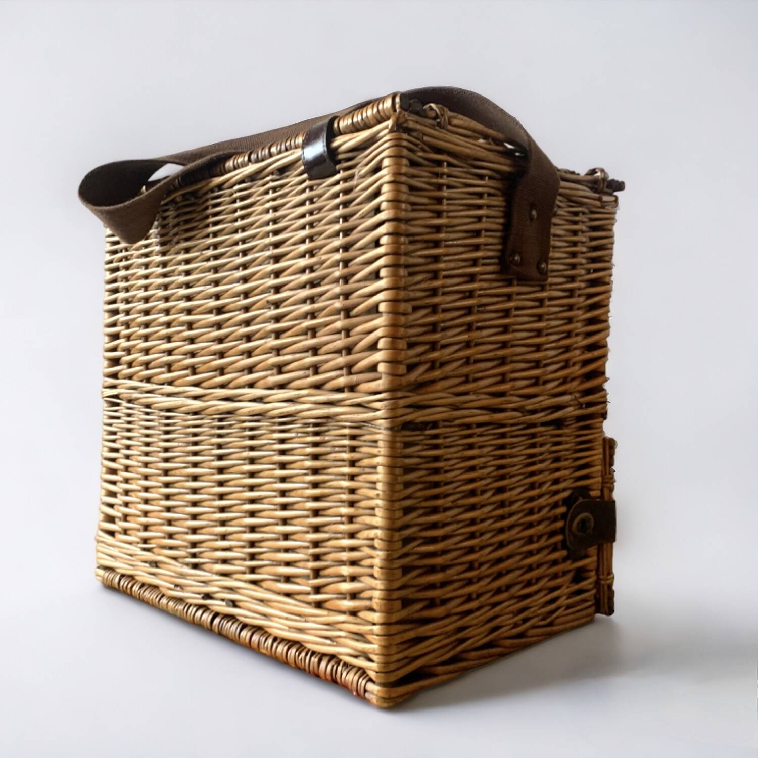 Vintage Flamingo Wicker Picnic Basket