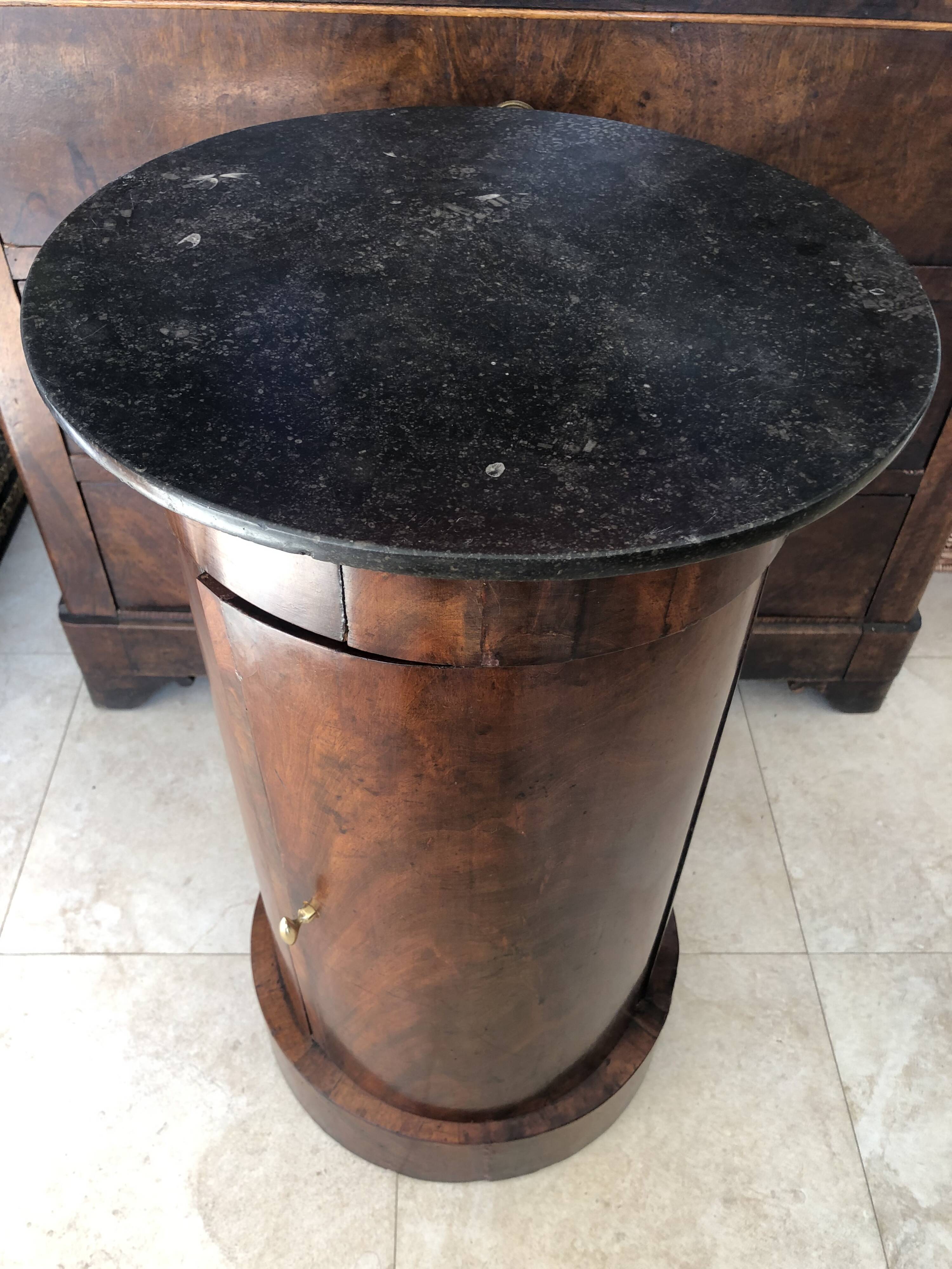 Somno empire period, flamed mahogany, anthracite Sainte-Anne marble