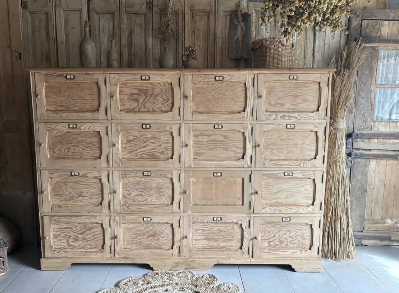 Fabulous workshop furniture with 16 lockers and doors.