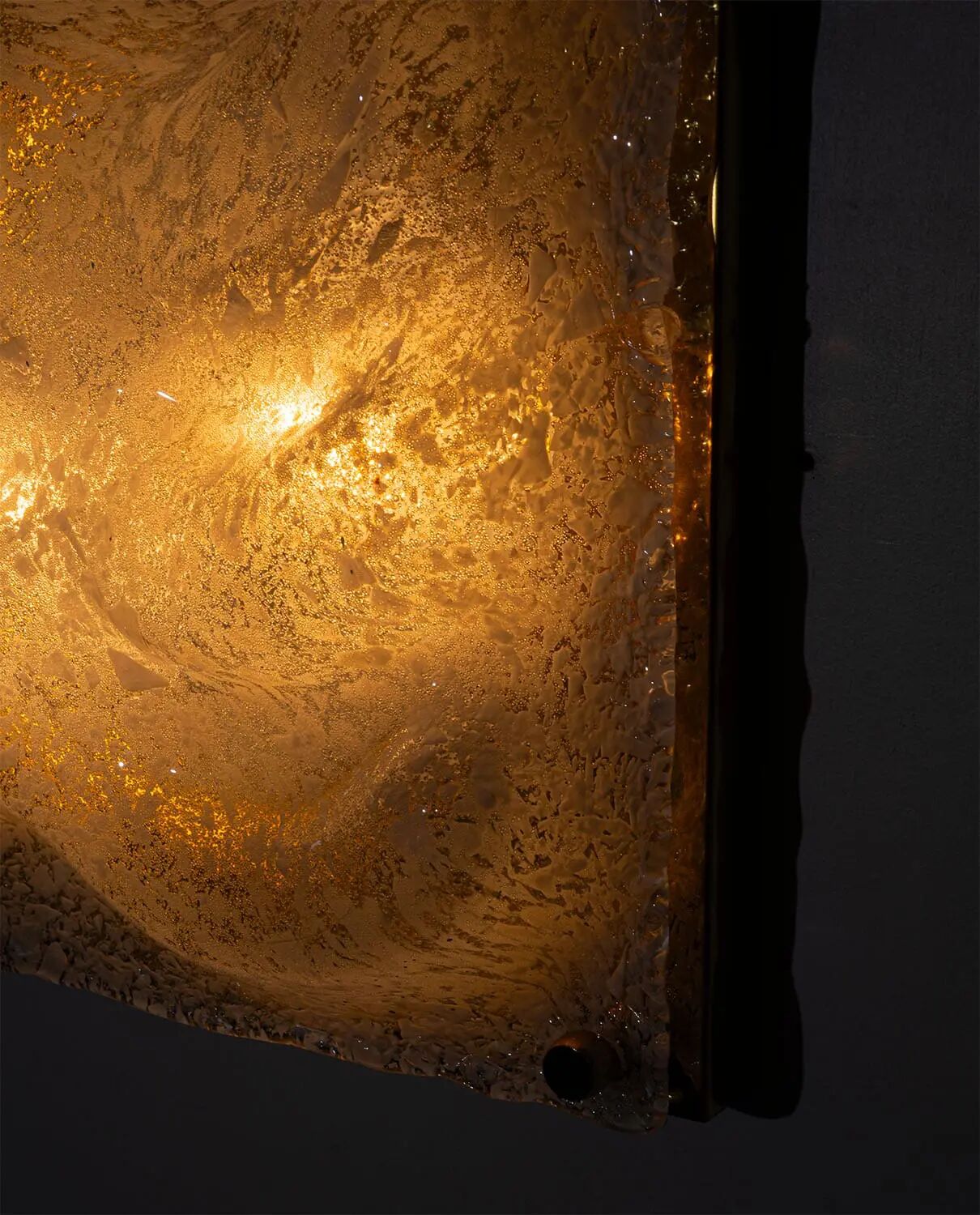 Sculptural Murano ice glass wall lamp, Italy 1970