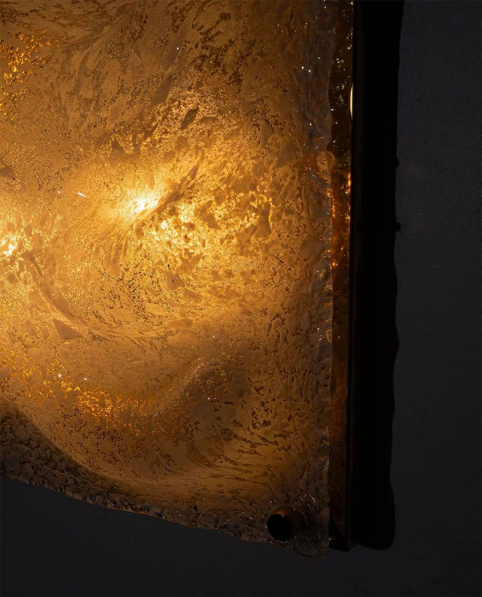 Sculptural Murano ice glass wall lamp, Italy 1970