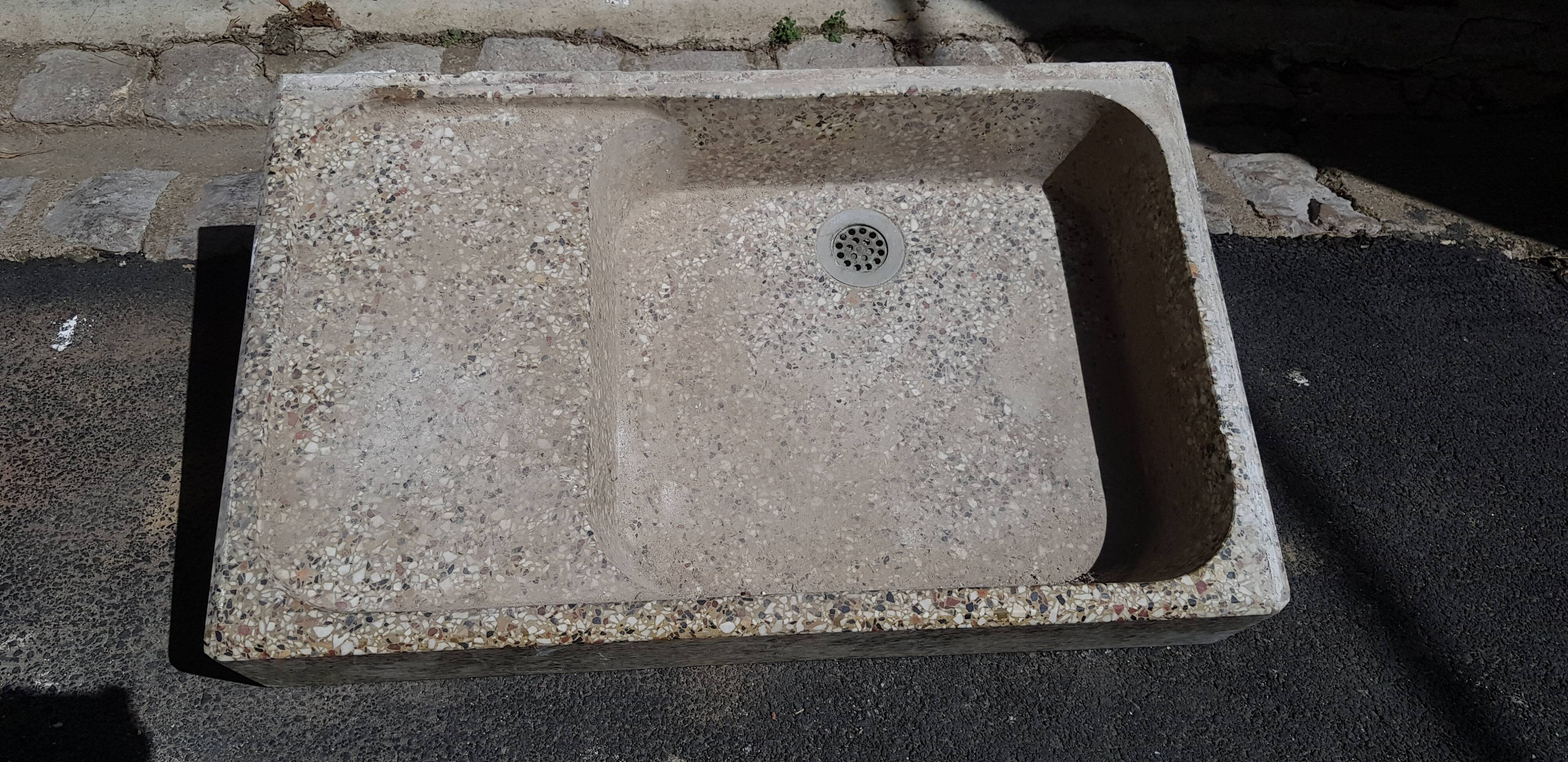 Evier ancien ciment granité