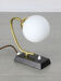 Lampe de table Mid-century en laiton et opaline