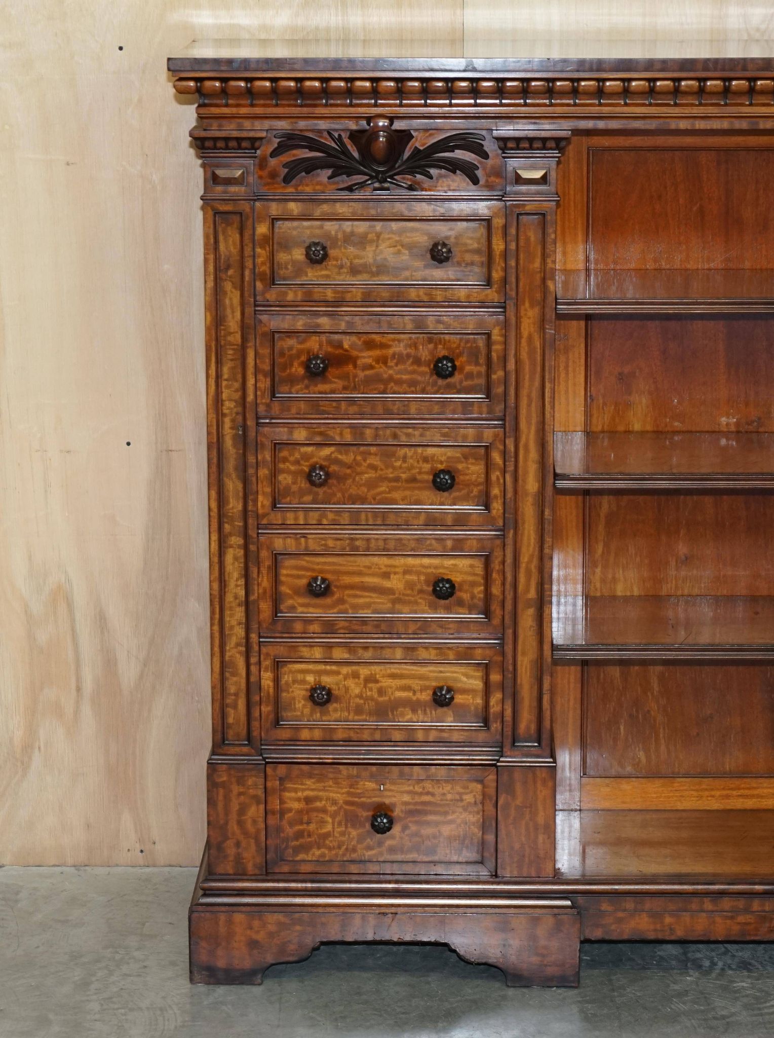 Wellington Antique Furniture 1830 in Flamed Wood