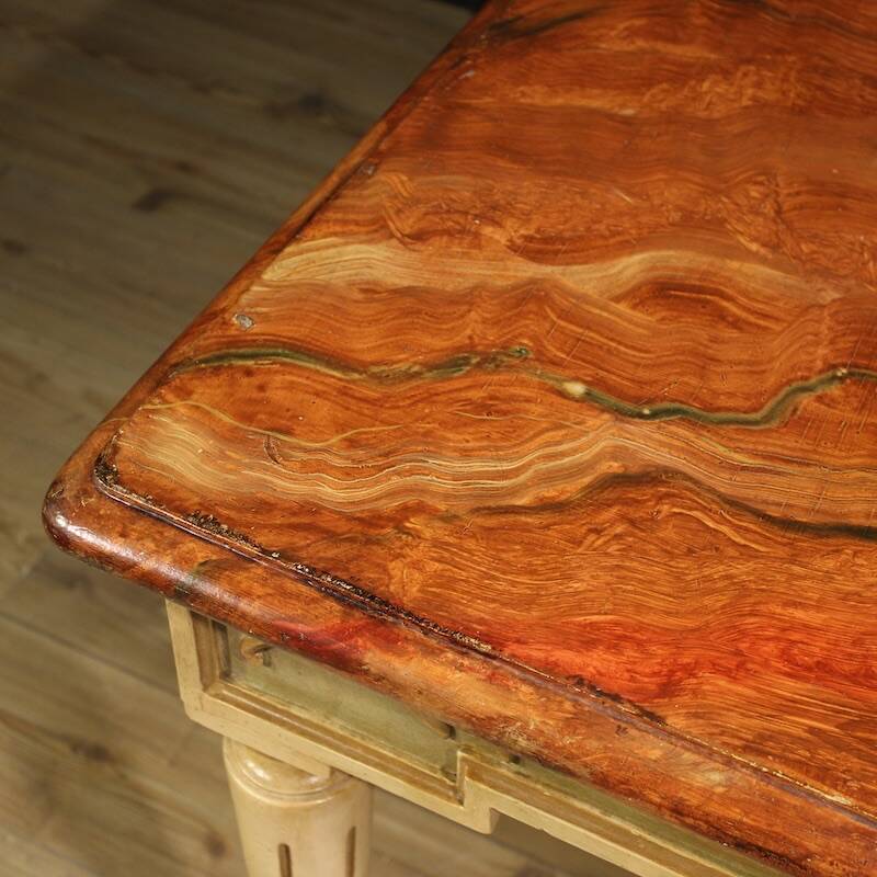 Table laquée et peinte de style Louis XVI du 20e siècle