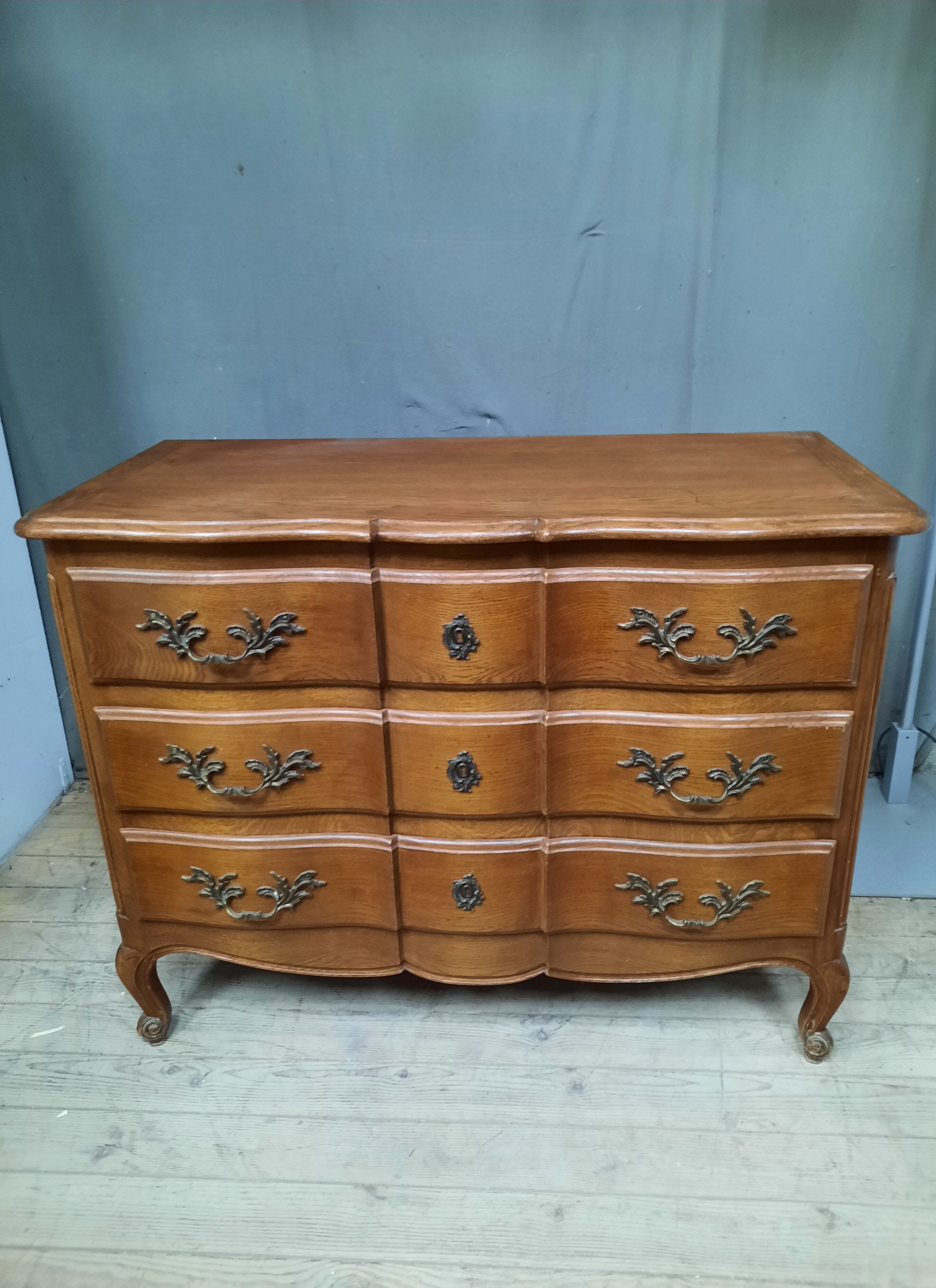 Chest of drawers oak crossbow