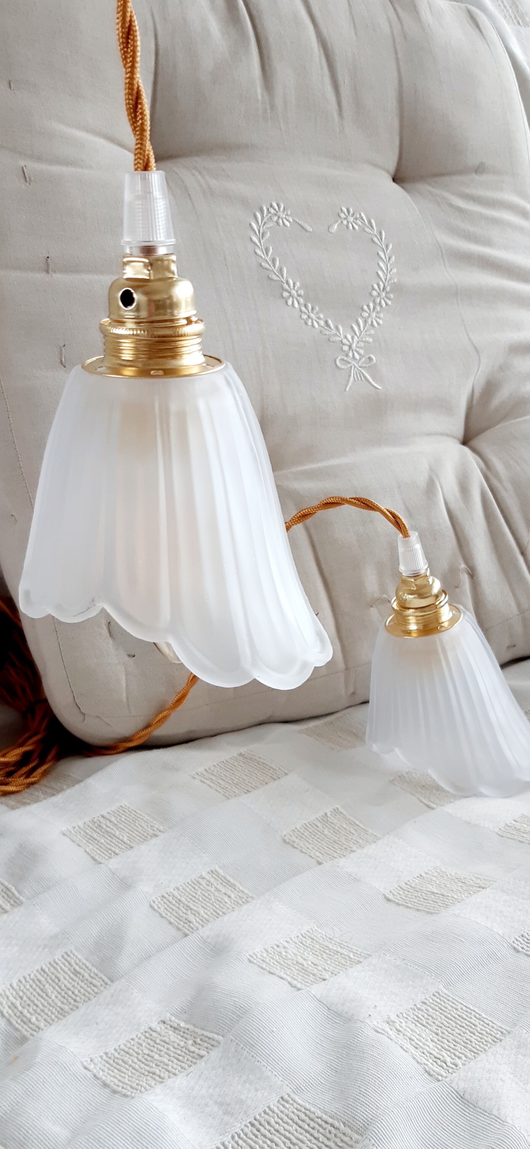 Hand lamp glass skirt