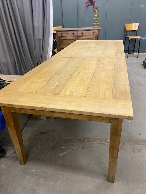 Wooden dining table with 2 drawers