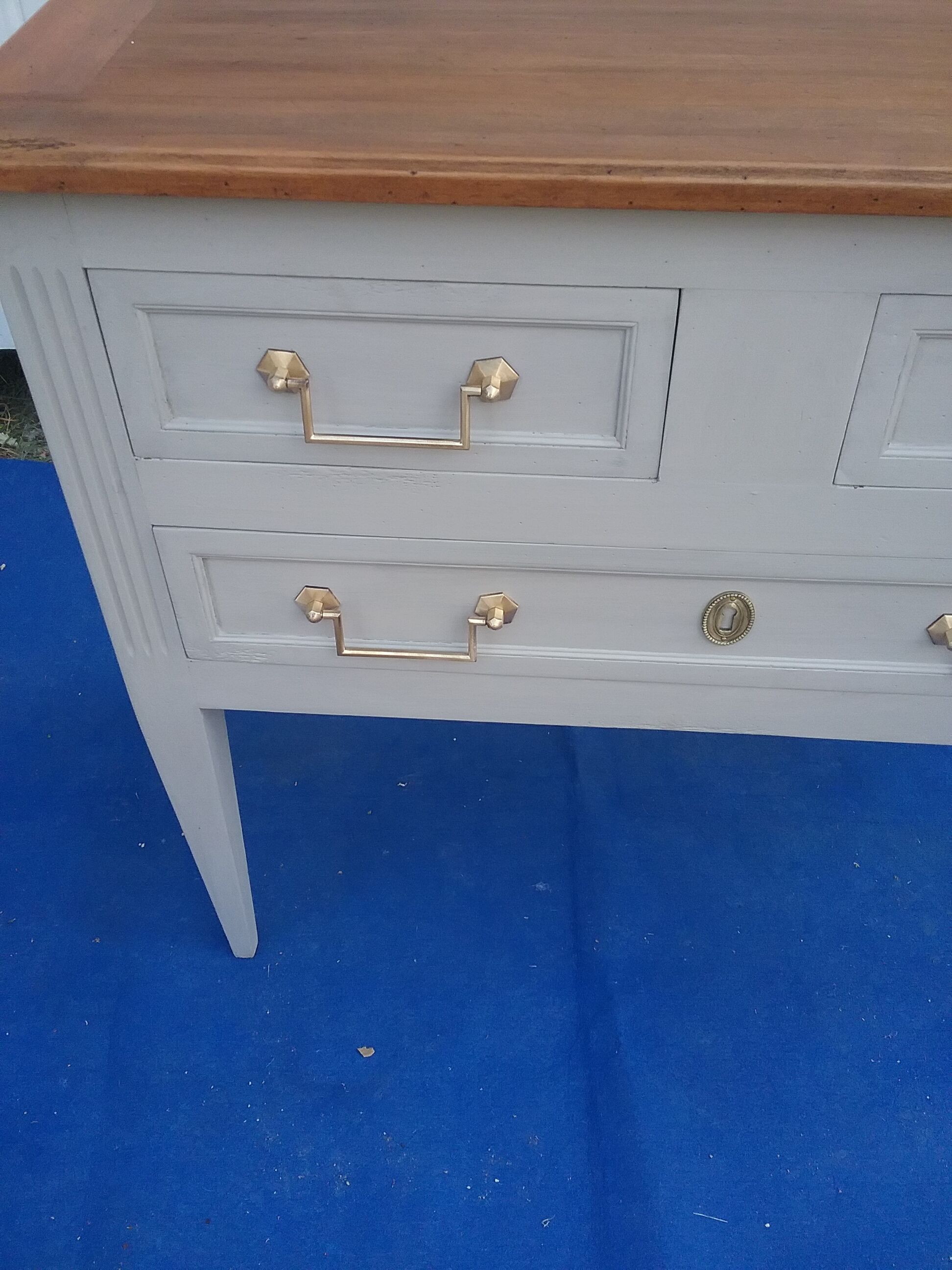 Commode de style Louis XVI