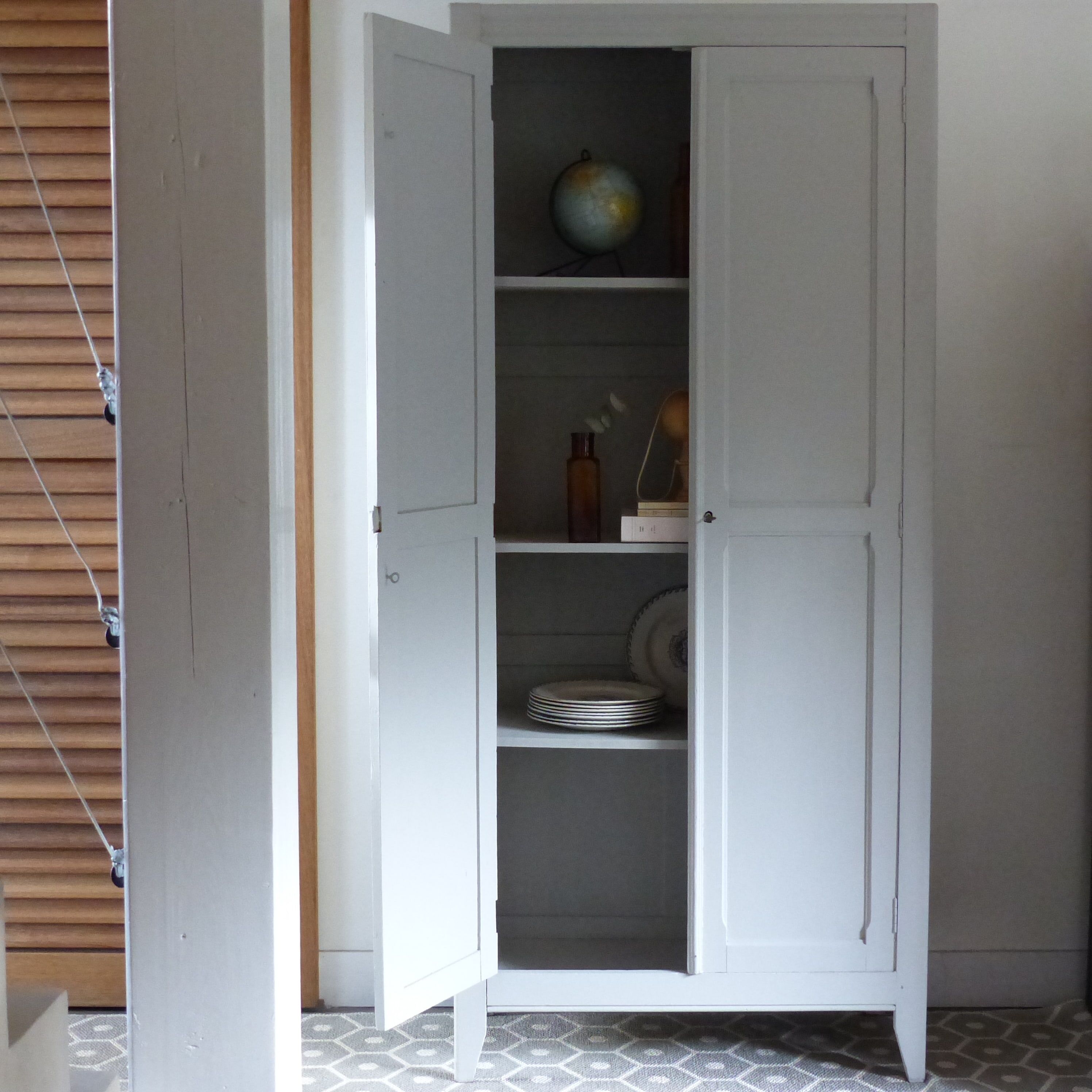 Armoire parisienne