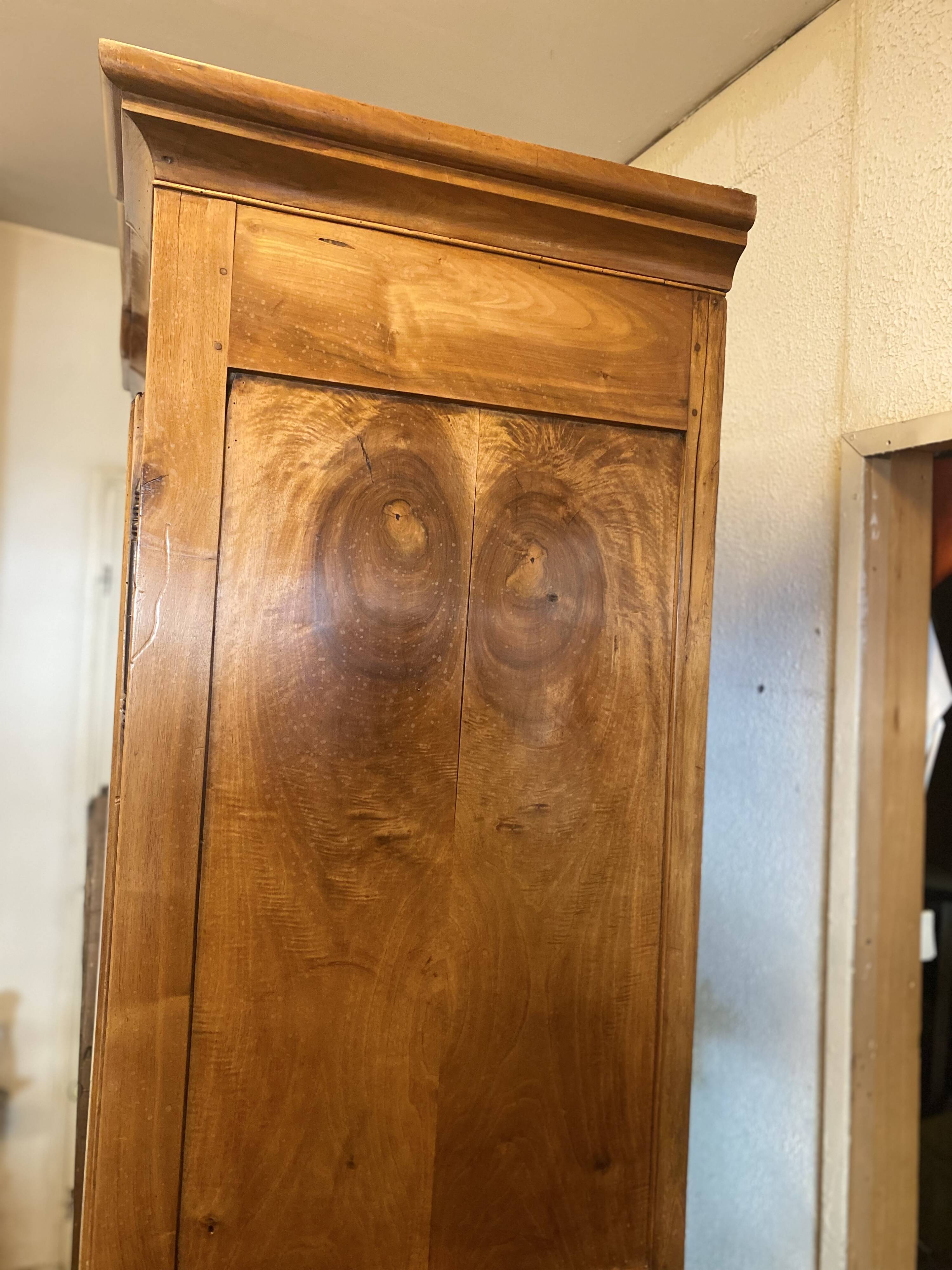 Bonnetière en noyer