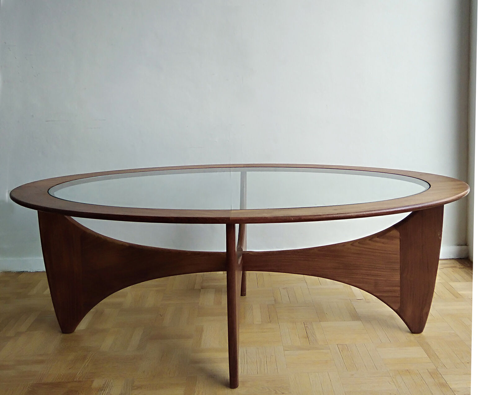 Oval coffee table Astro Victor Wilkins 1960