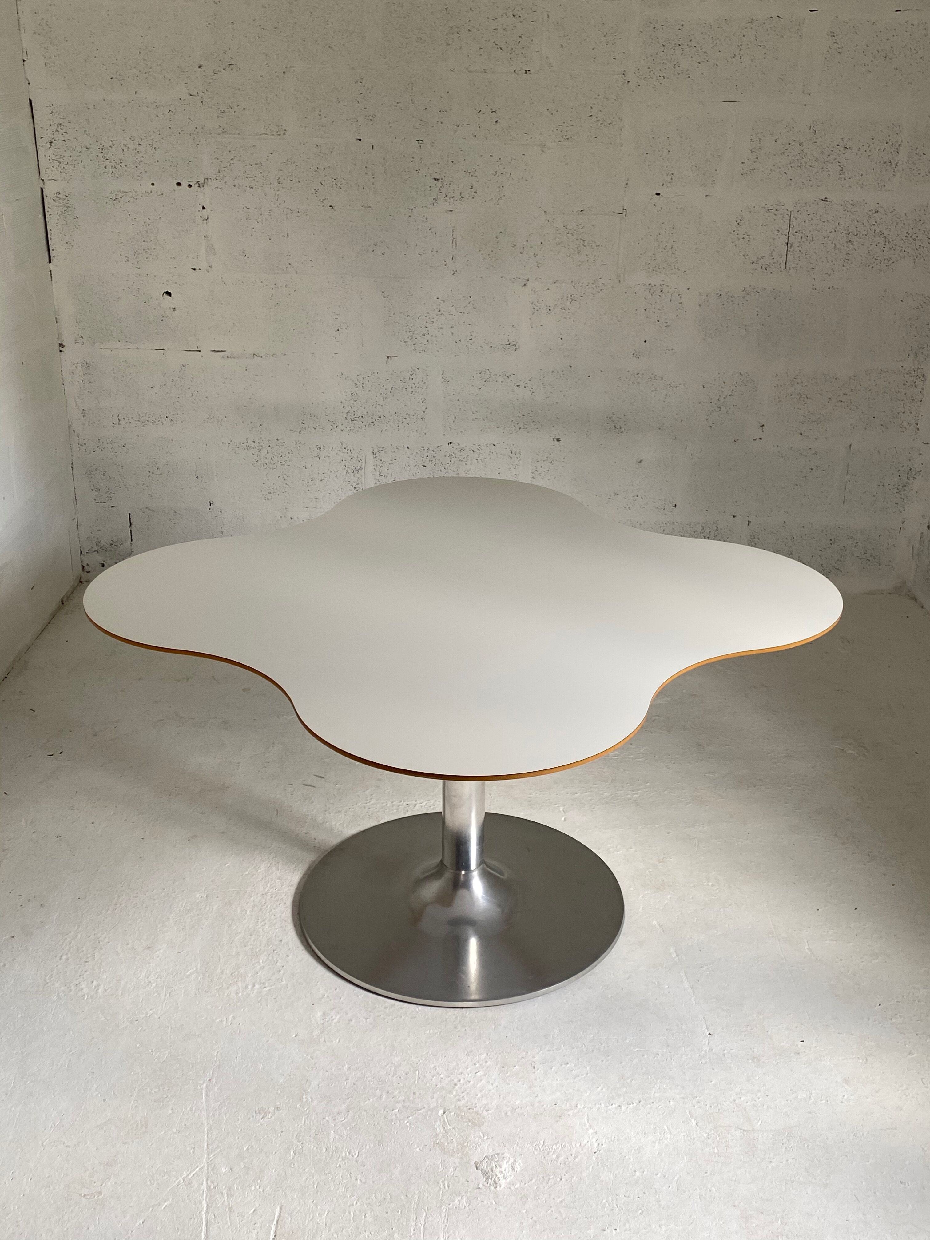 Vintage cloud table 1970