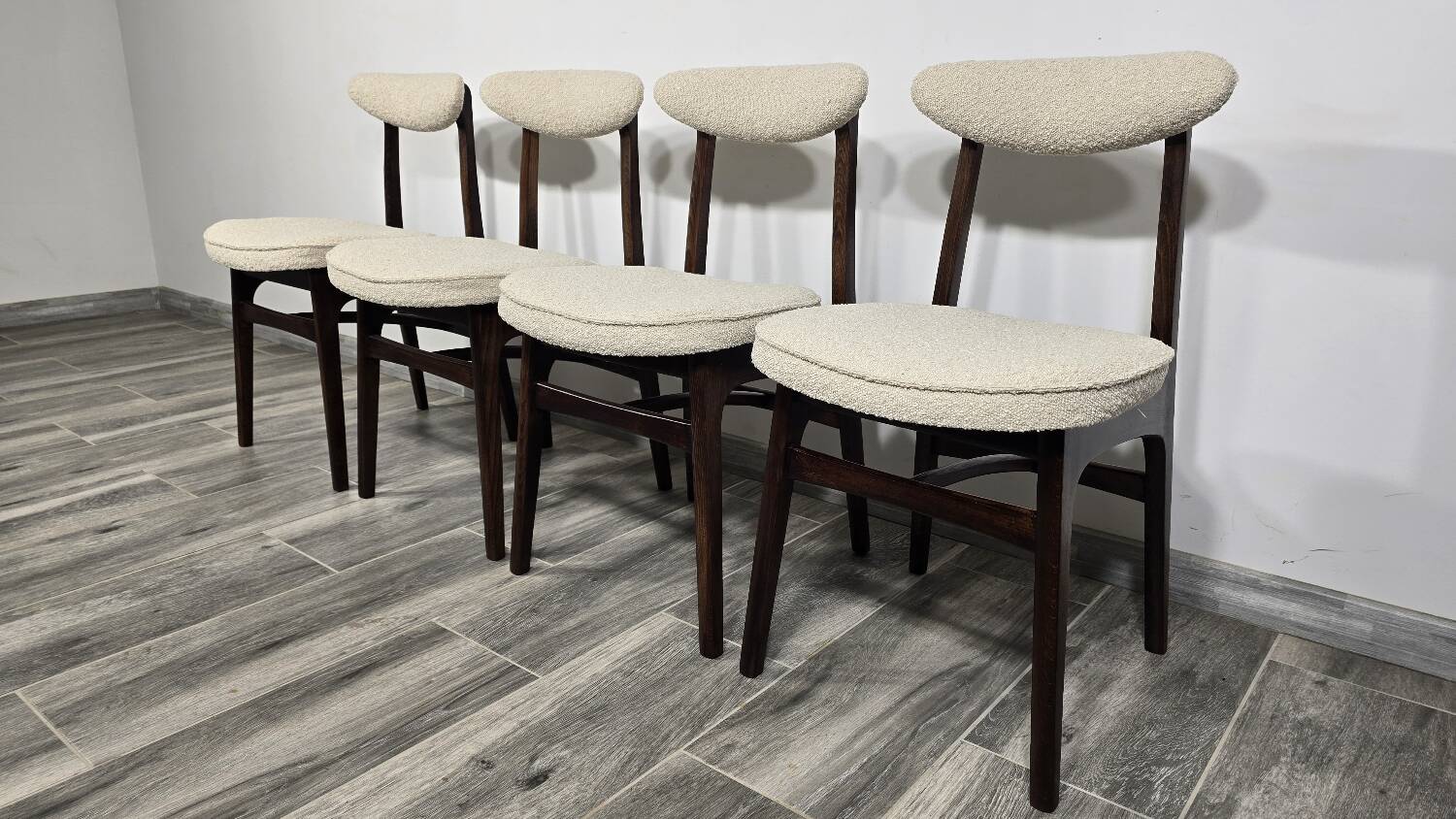 Chaises de R. Halas