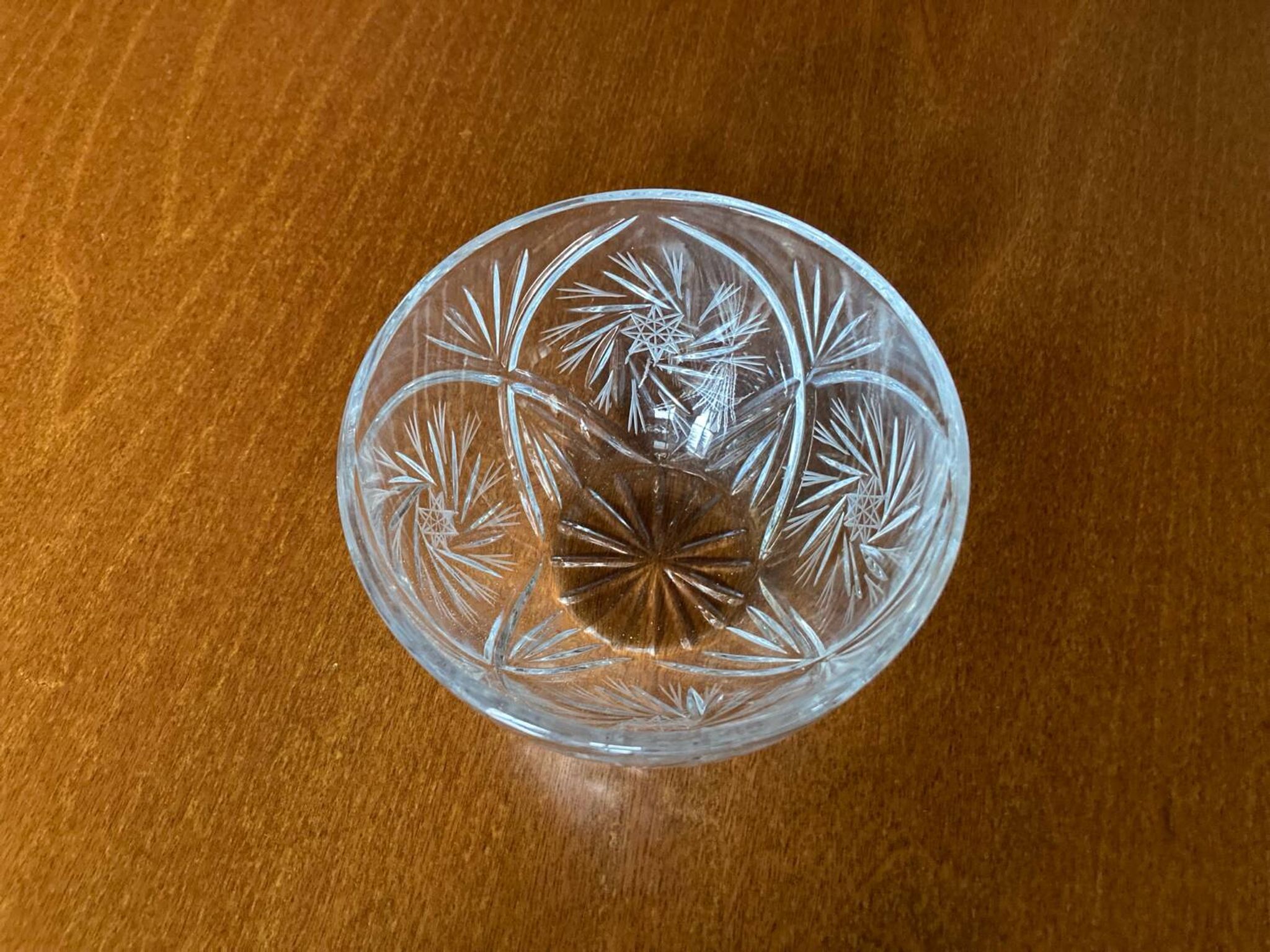 Pinwheel cut crystal bowl - bowl - empty pocket