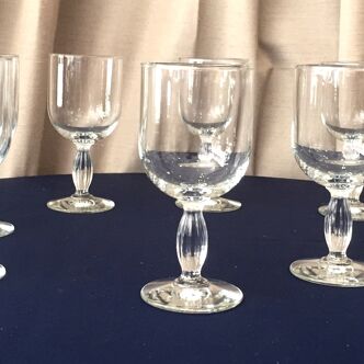 Suite of 8 glasses with port or wine cooked in crystalline tableware