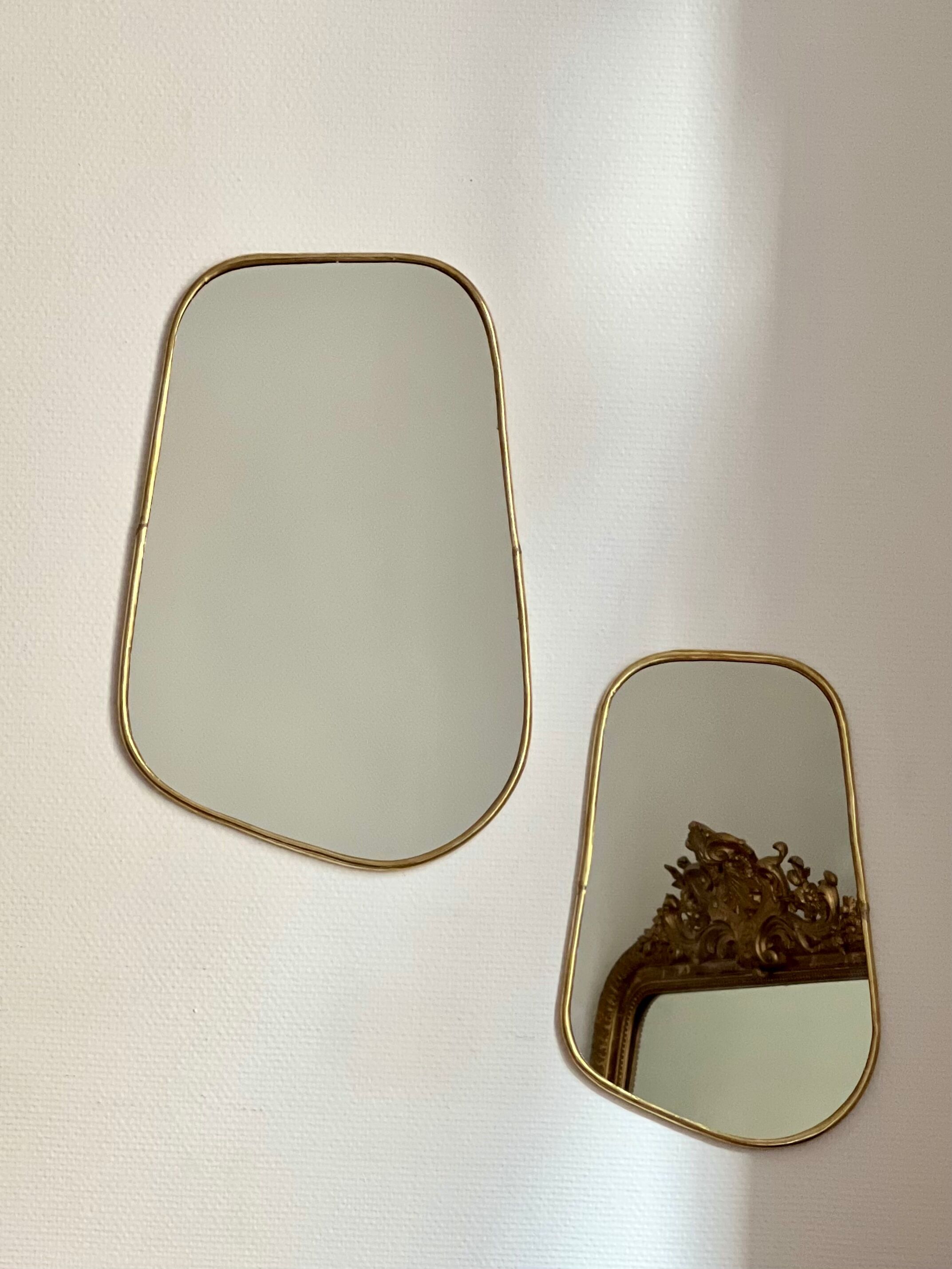 Organic trapeze mirror golden brass 43x40cm