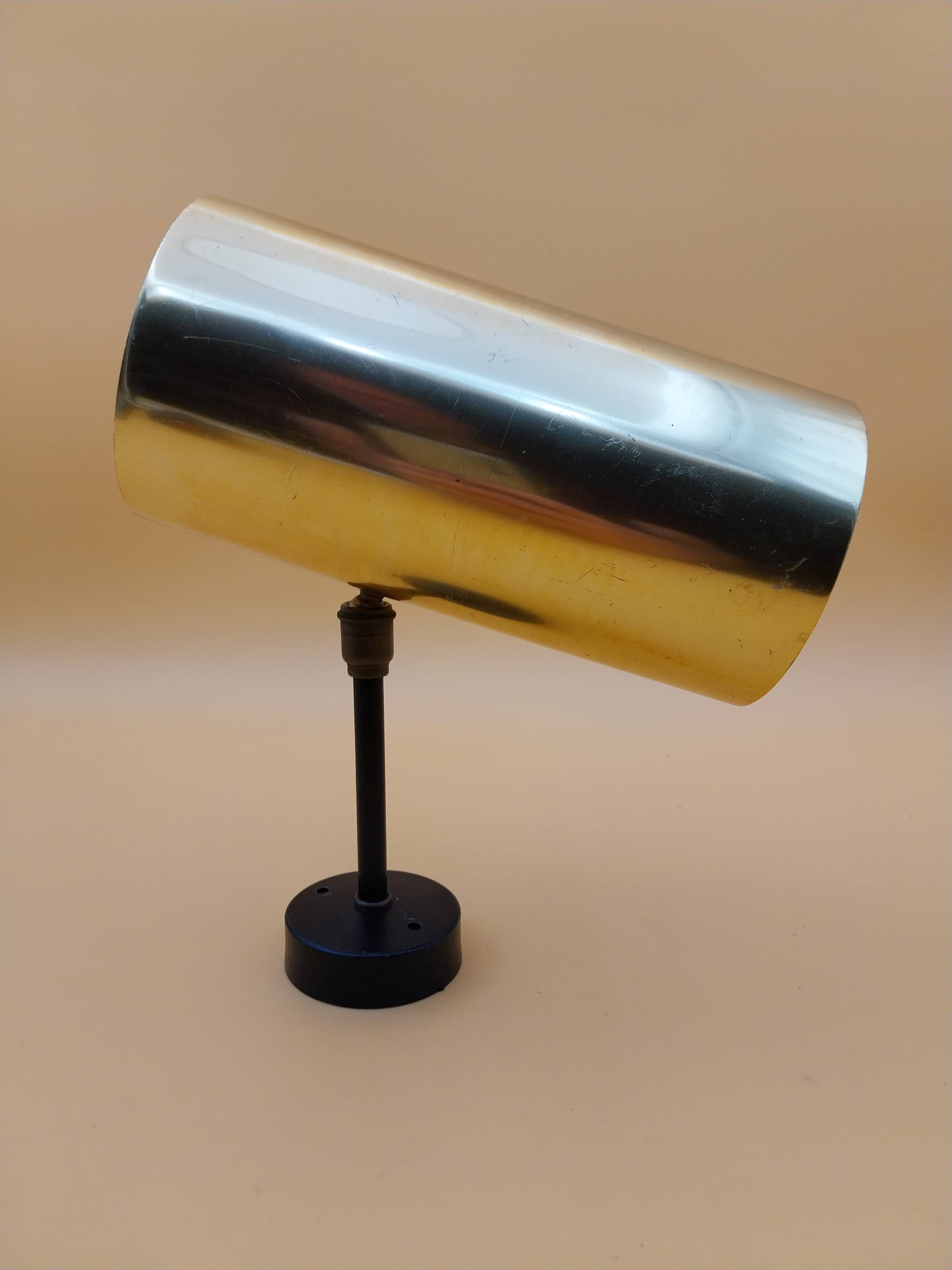 Brass pipe wall light on ball joint