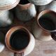 Tasses mugs en grès de Puisaye pyrité, Jean-Pierre Prud’homme