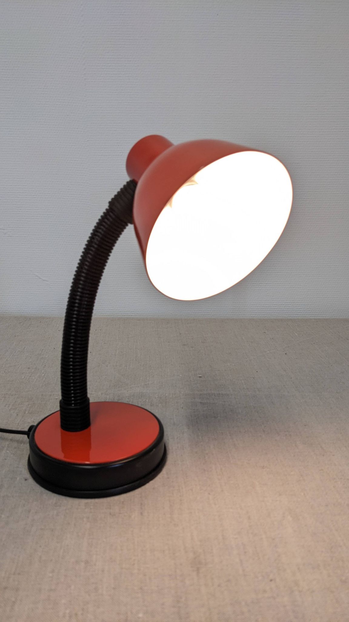 Articulated desk or bedside lamp by Veneta Lumi, Italy circa 1980.