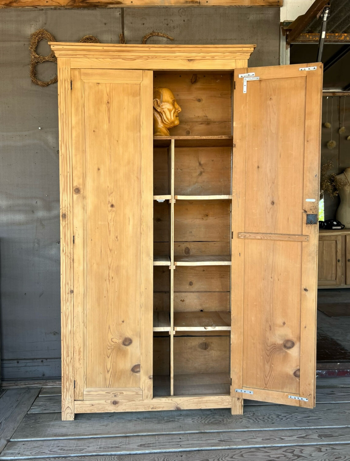 Armoire parisienne bois brut