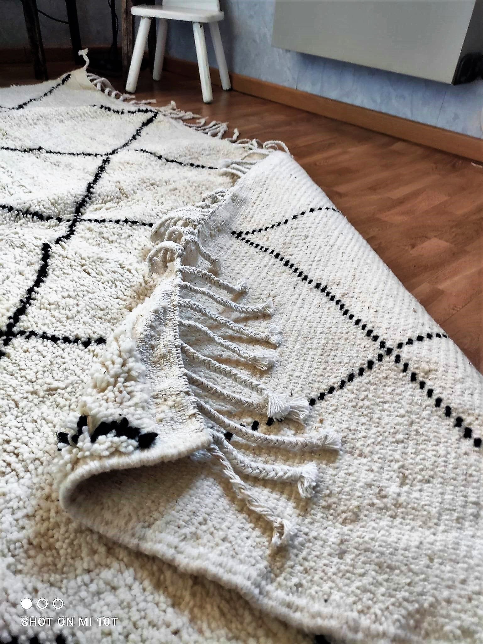 Berber carpet Beni Ouarain 2m30 by 2m