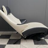 Black and white leather seat model Solo 699 design Stefan Heiliger, WK