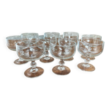 10 champagne glasses