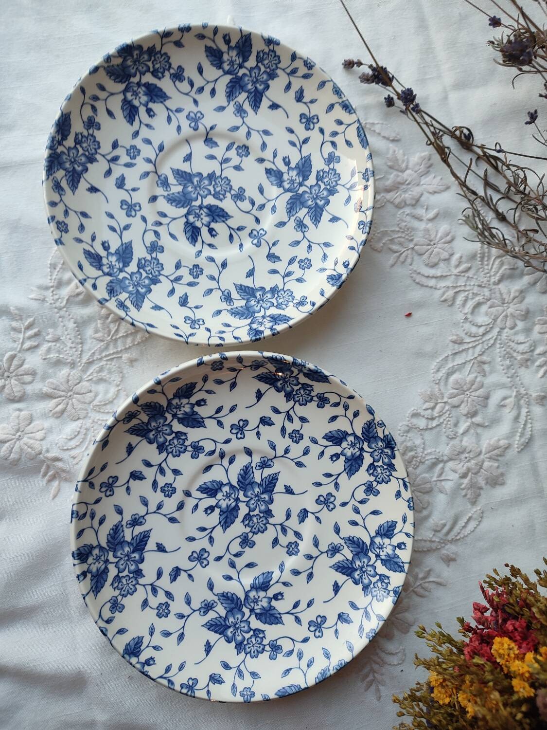 Set of 2 Royal Tudor dessert plates Bouquet model
