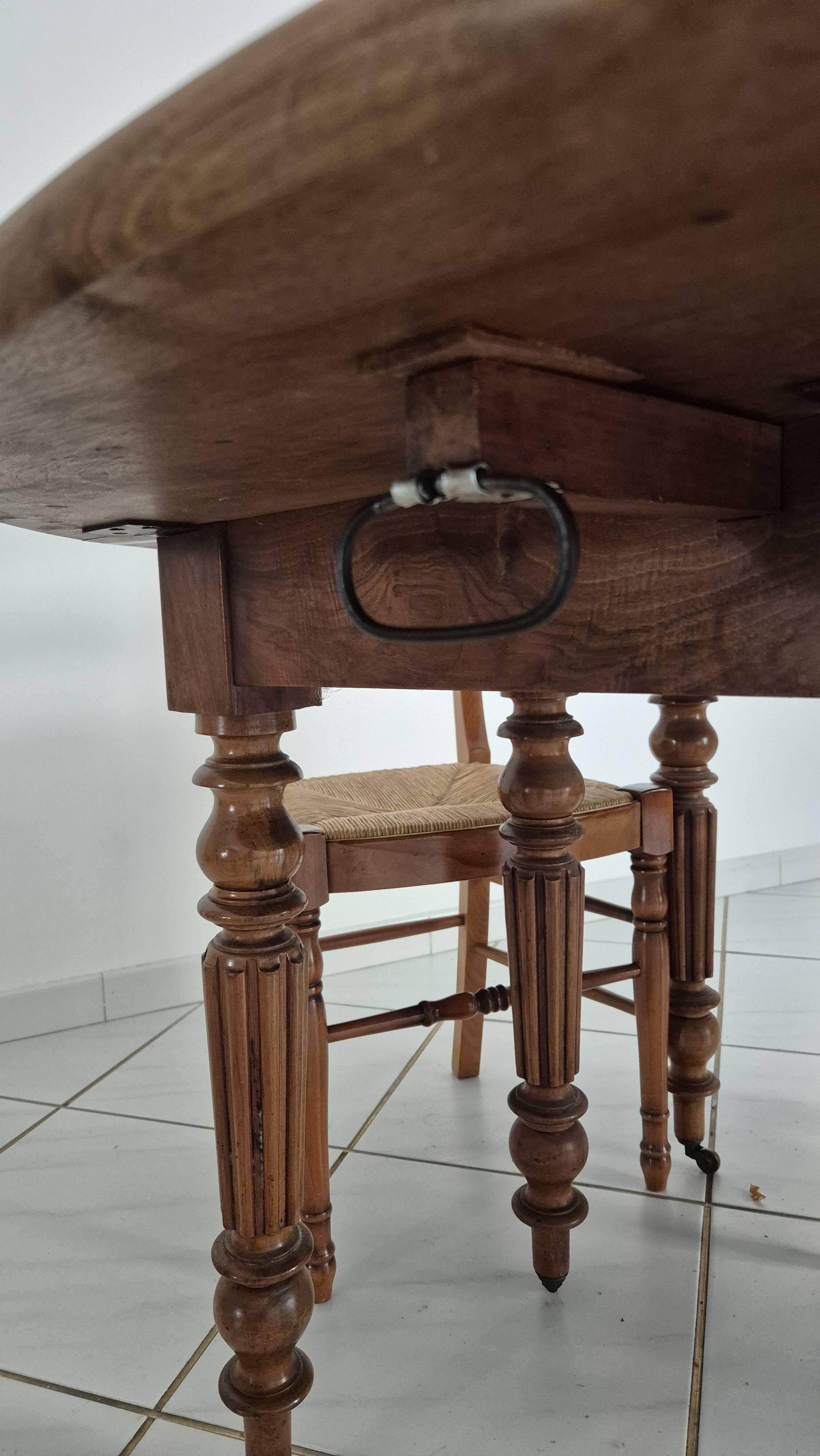 Louis Philippe round table in walnut