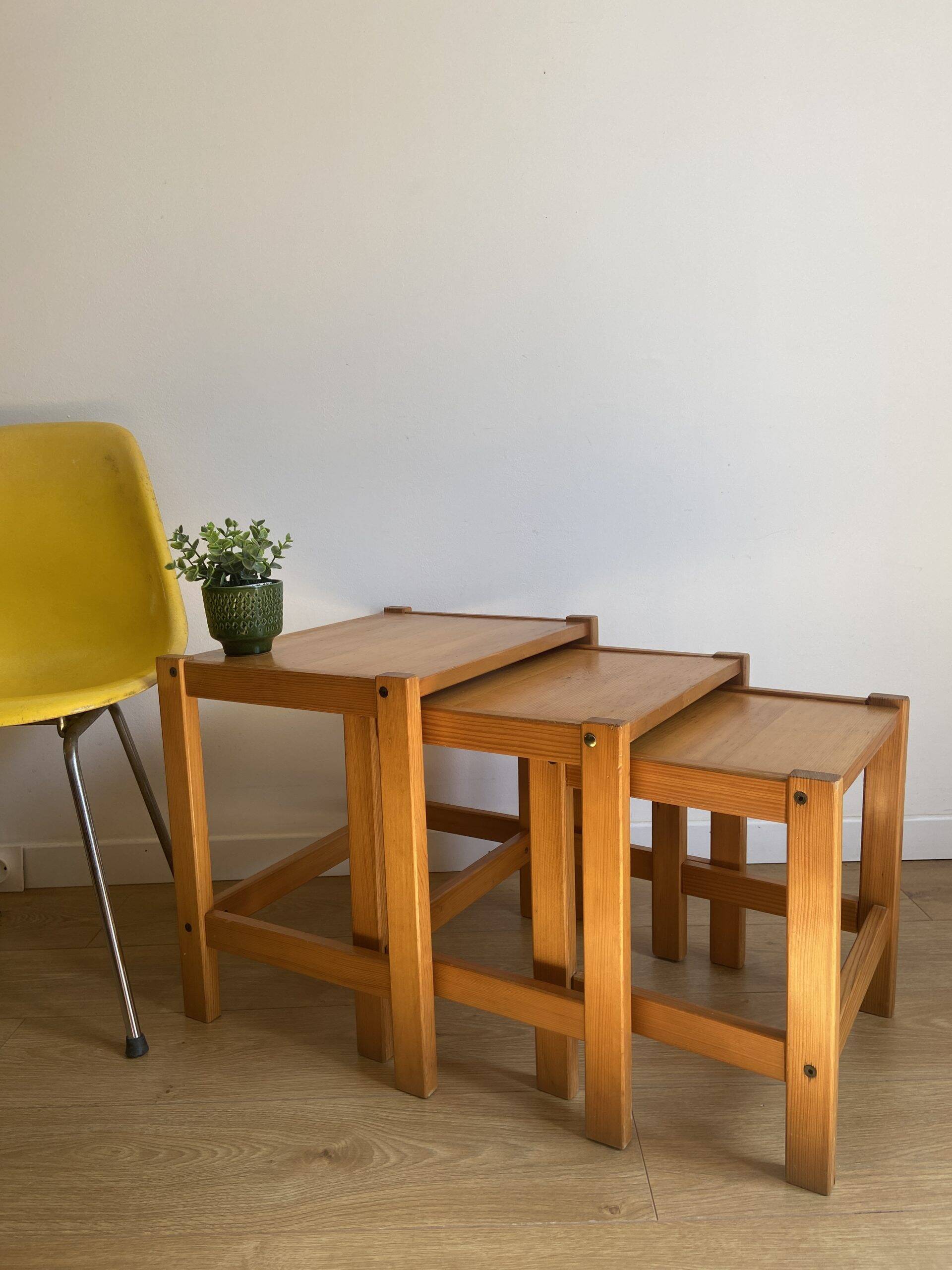 Trio of 80s pine nesting tables