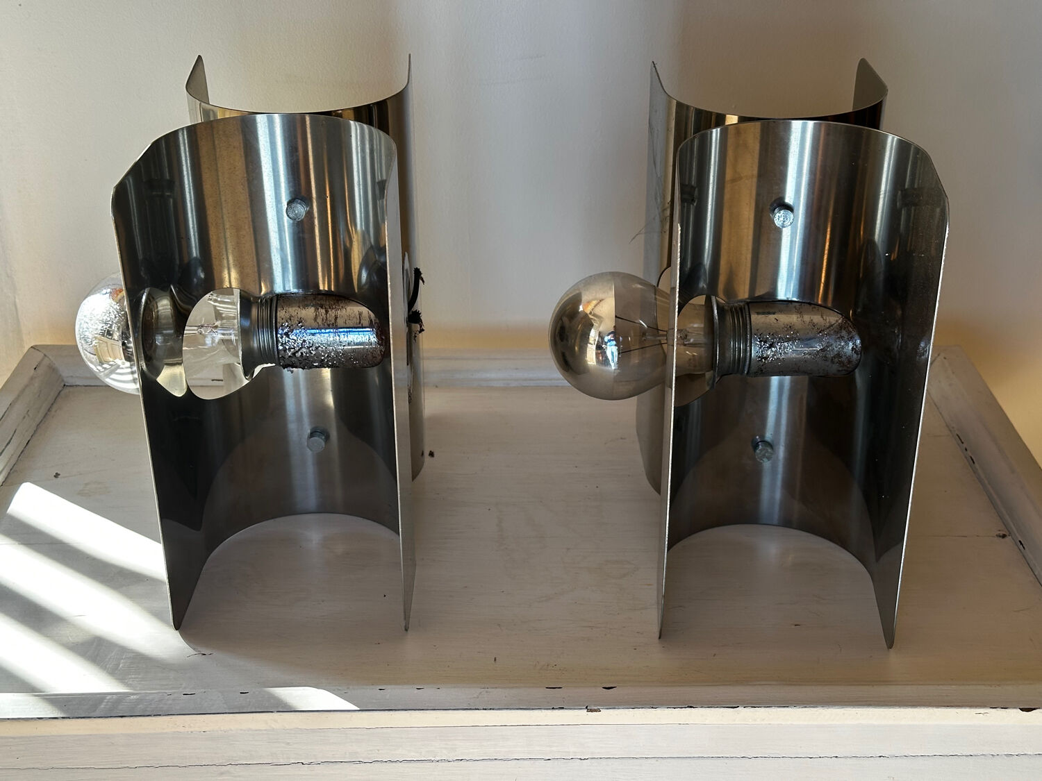 Pair of Harvey Guzzini wall lights Italy - Chrome Metal - Space Age year