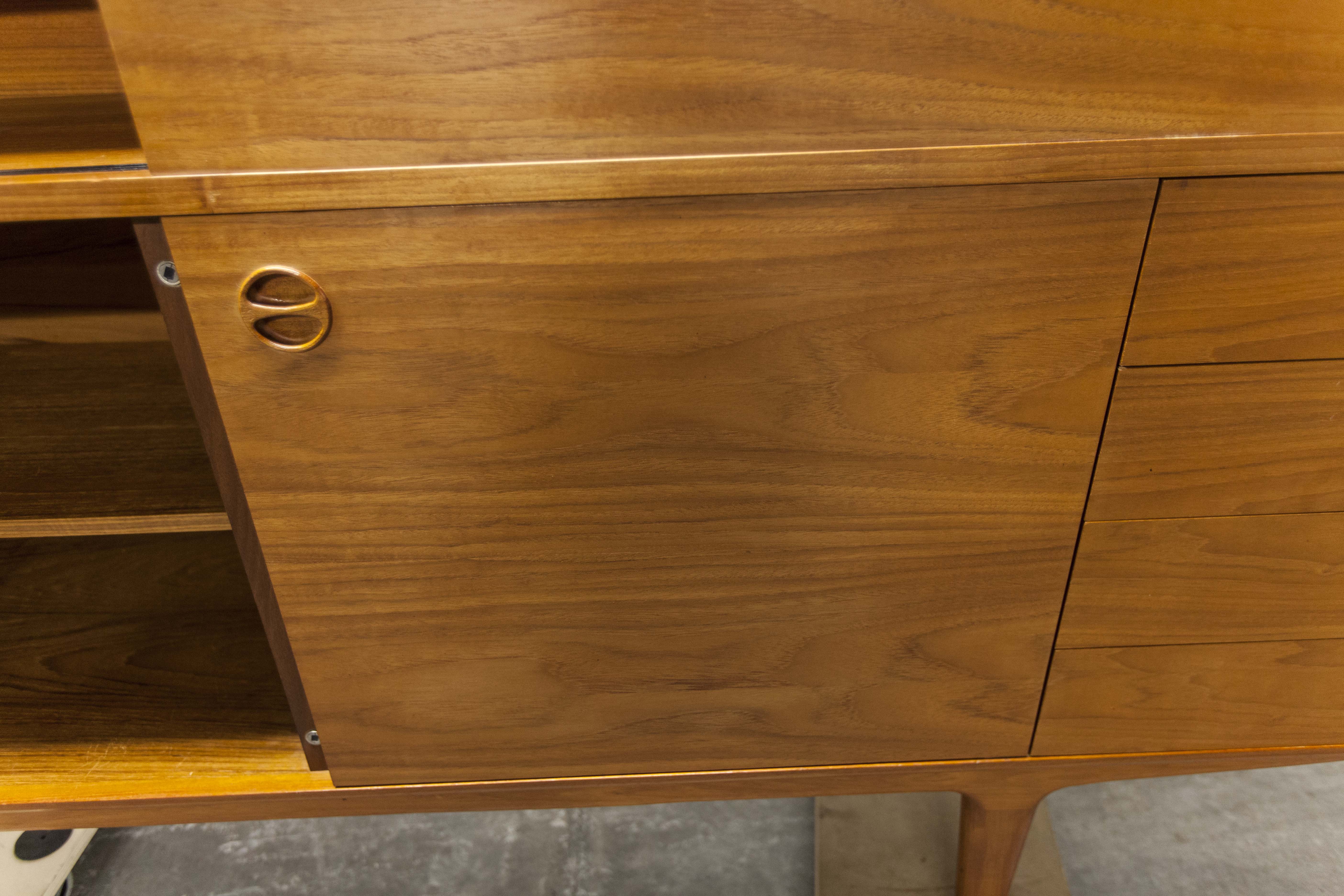 Scandinavian high enfilade 1960 solid teak