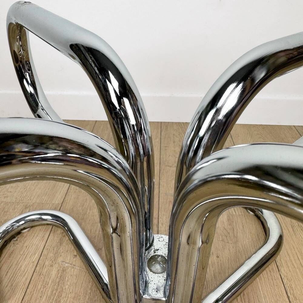 Tubular design coffee table in chrome and smoked glass, Italy, 70s
