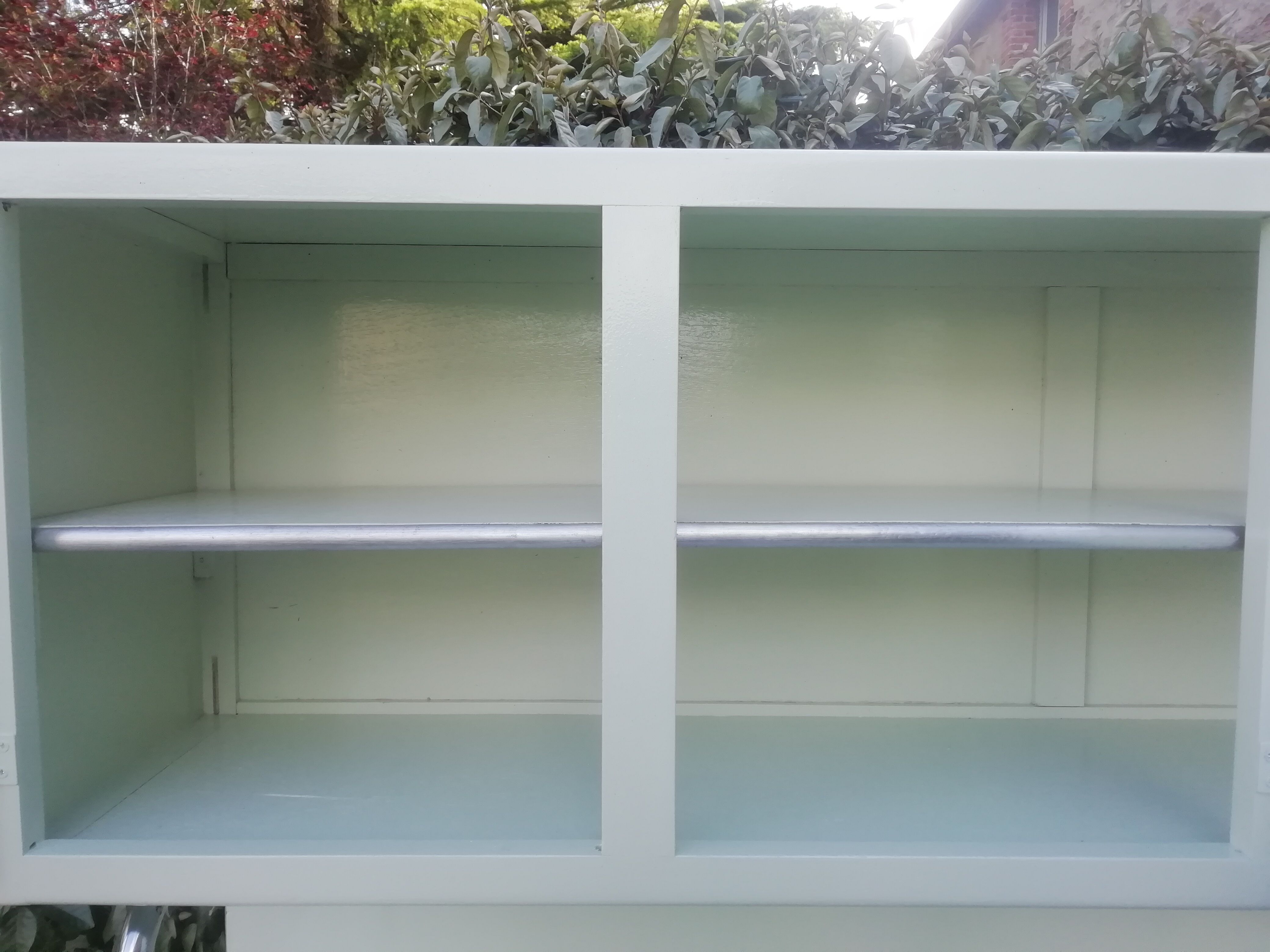 Buffet mado with table and stools