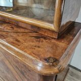 Art Decò display cabinet in walnut burl