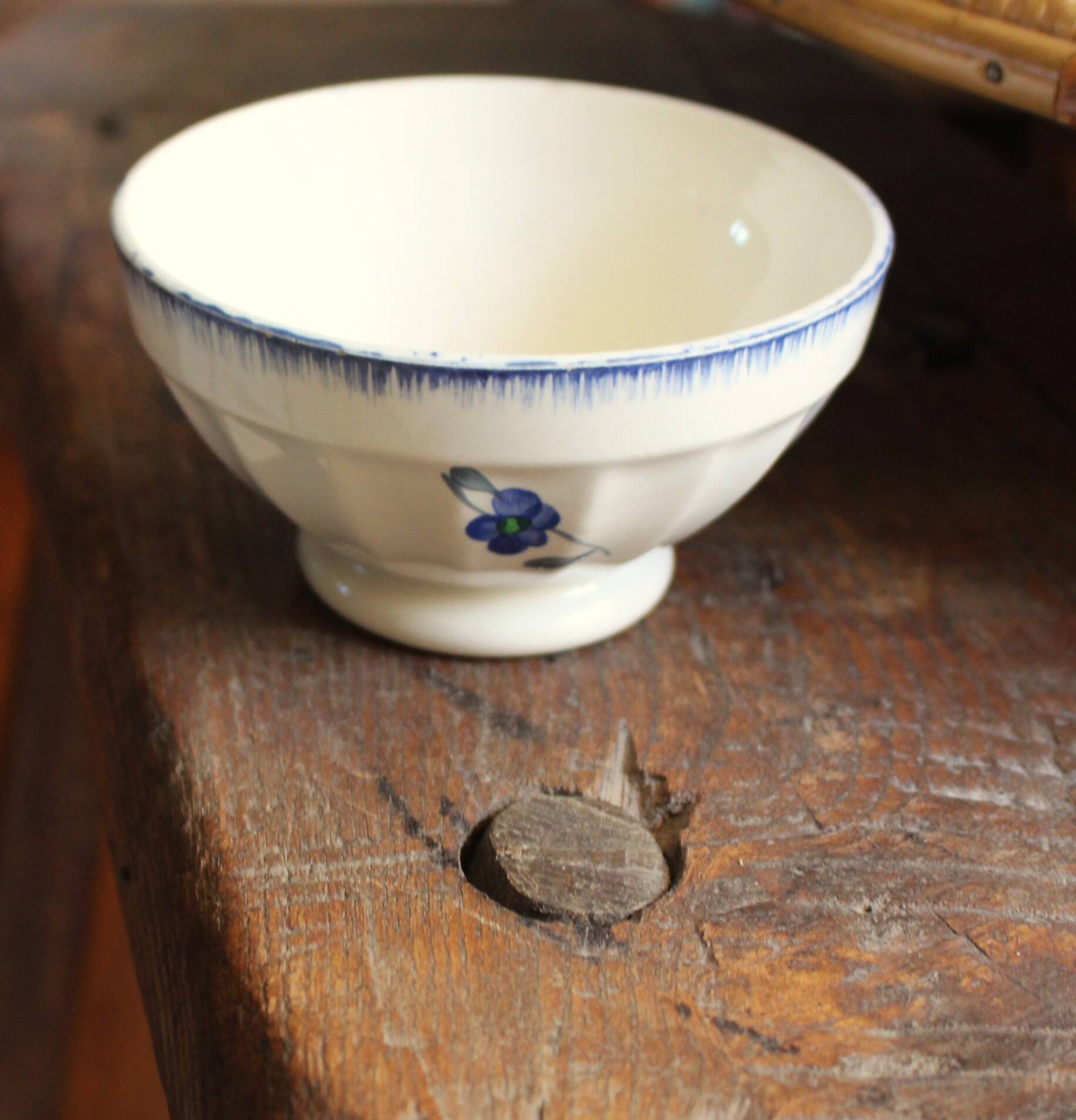 Small bowl on foot with small flowers Digoin Sarreguemines
