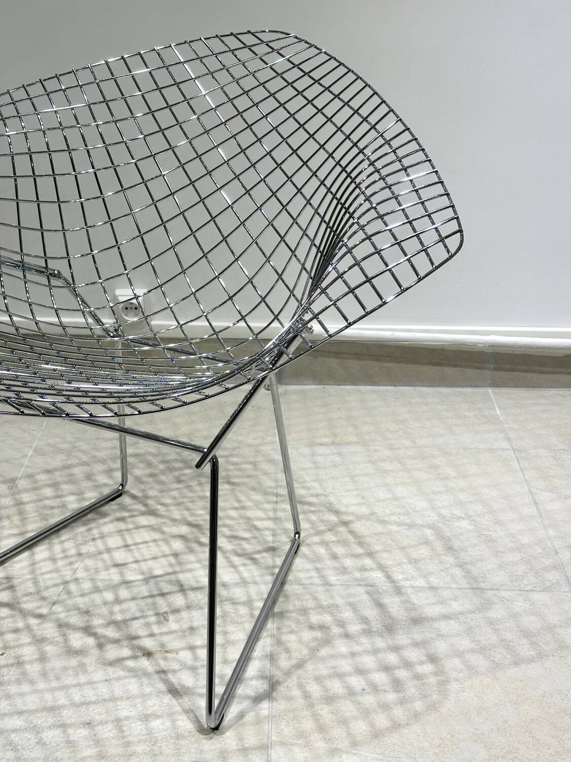 Pair of Knoll Diamond Armchairs by Harry Bertoia