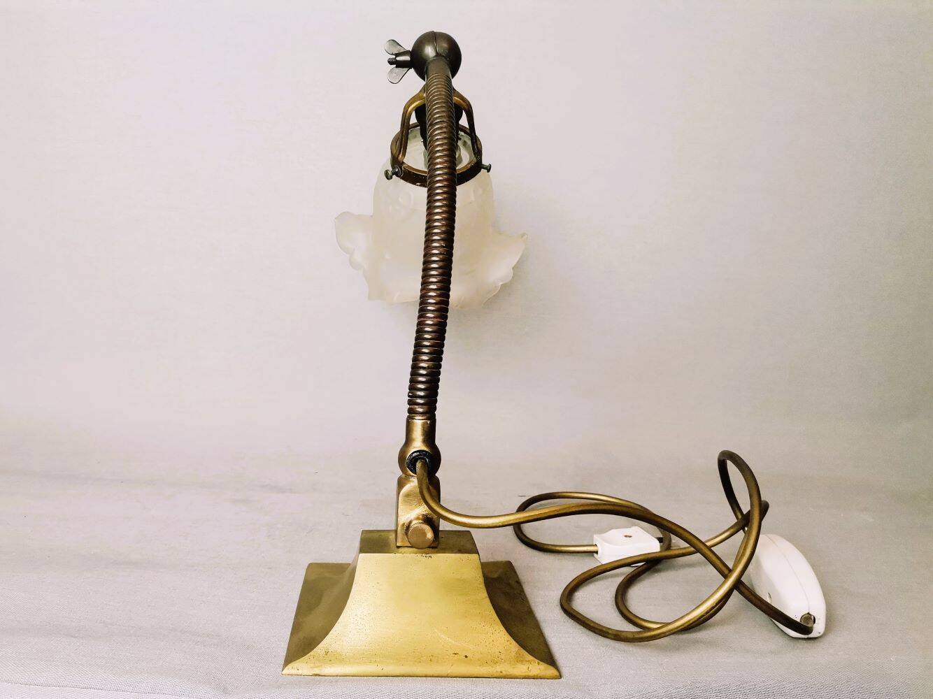 Art deco 1930s general electric brass goose neck table lamp