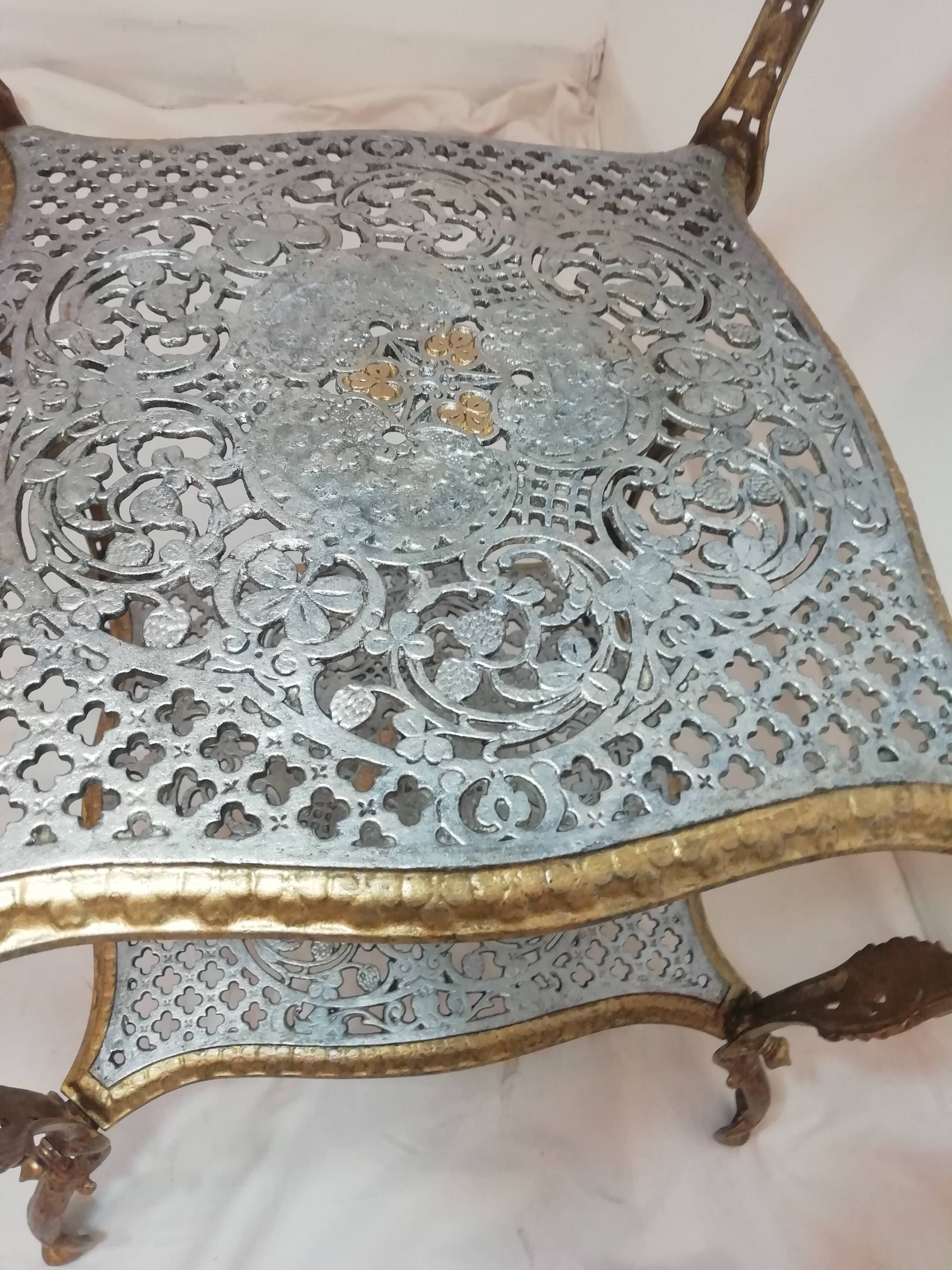 Cast-iron and detachable side table