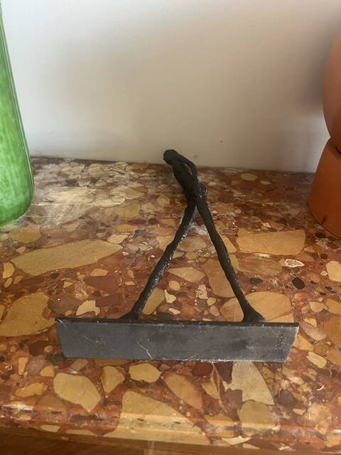 Superbe reproduction de L'homme qui marche de Giacometti